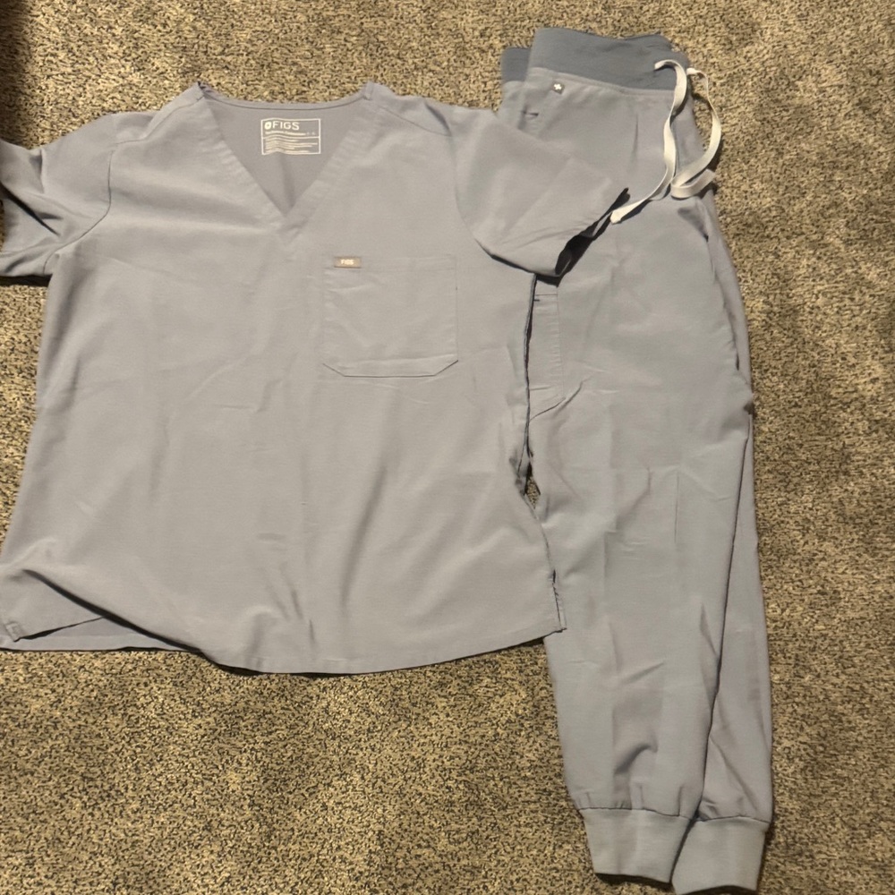Figs light blue scrub set